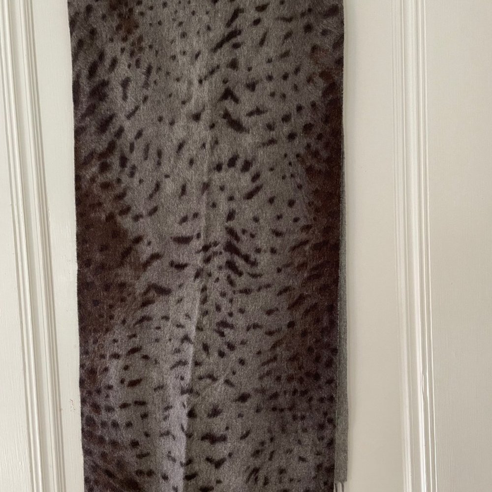 Barely Worn: Italian Cashmere Scarf